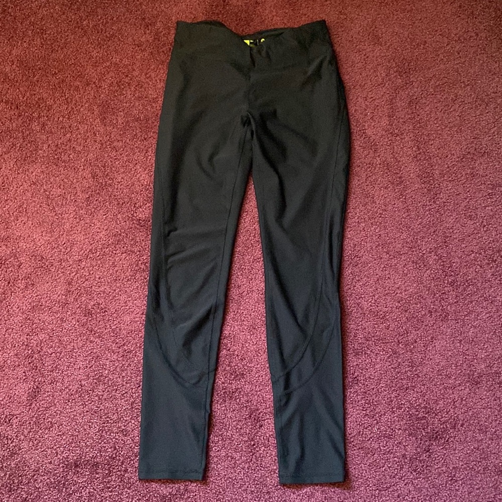 🌸 black size M leggings